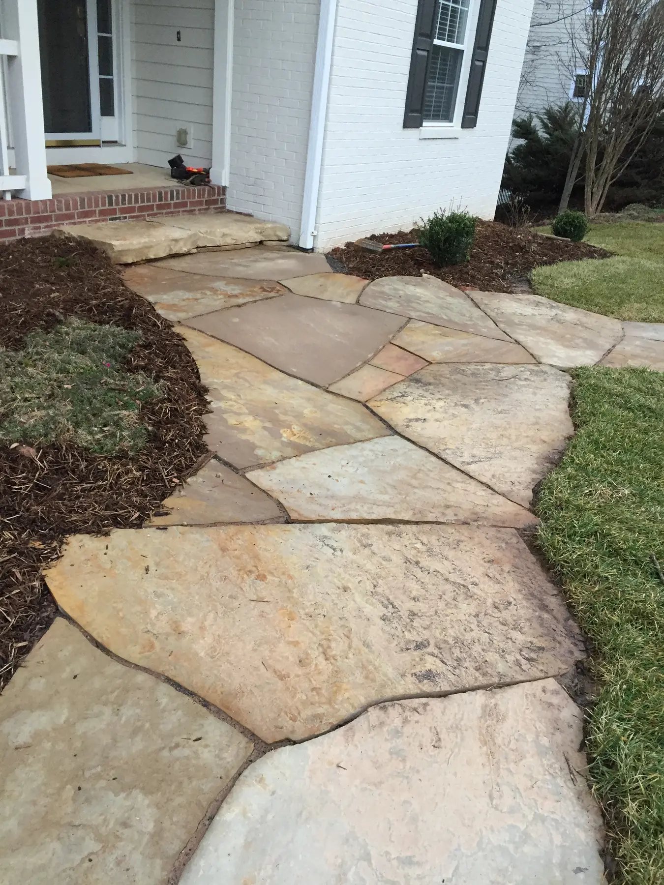 Chestnut Cream flagstone slab walk way