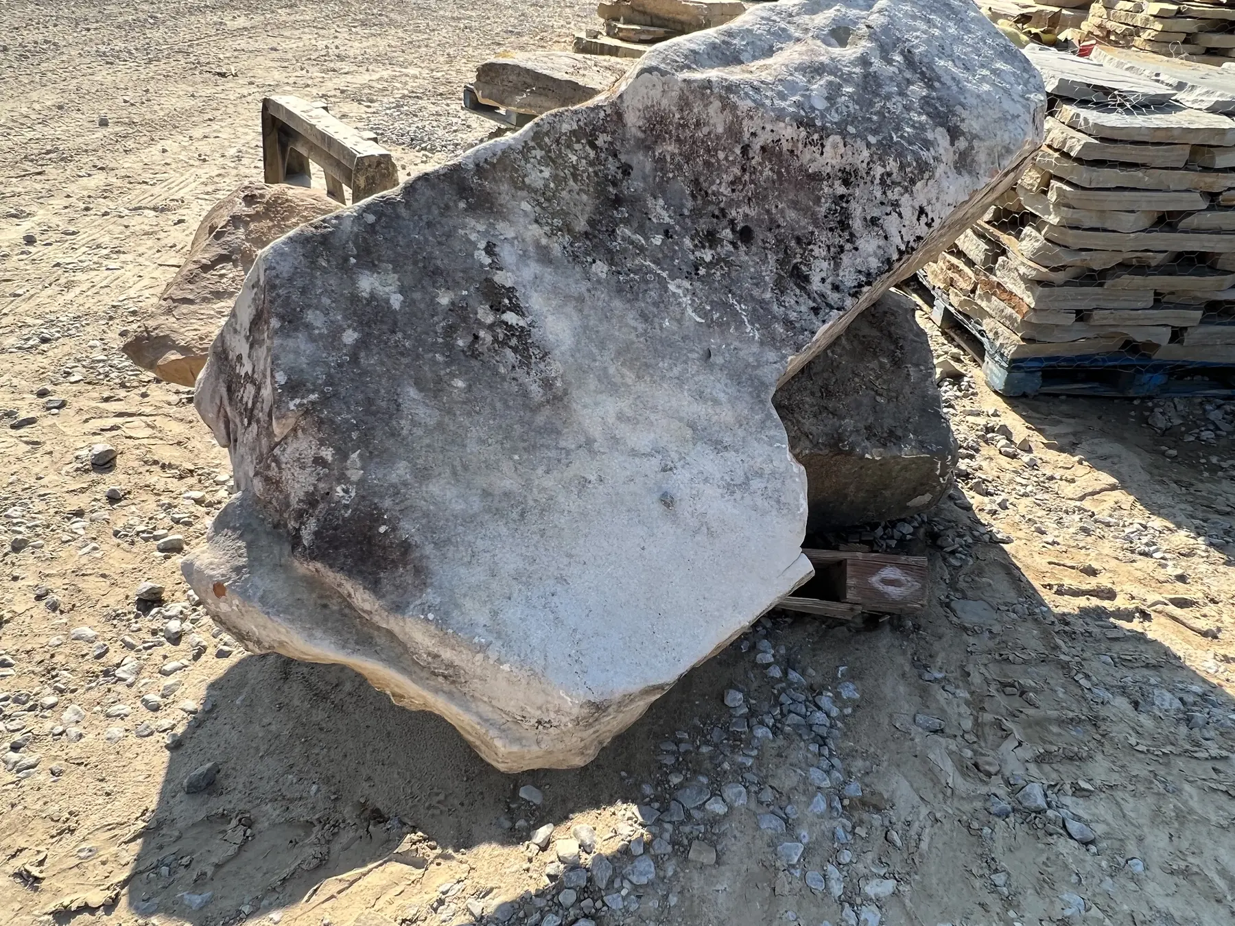 Tennessee Fieldstone FS jumbo boulders
