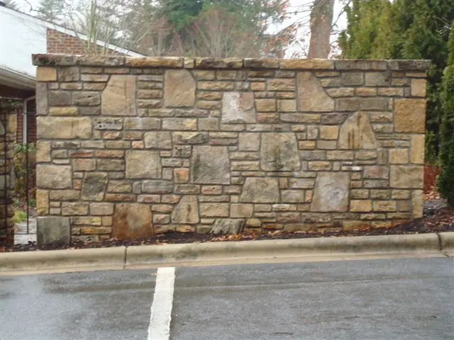 Tennessee Fieldstone fieldstone ashlar with jumpers