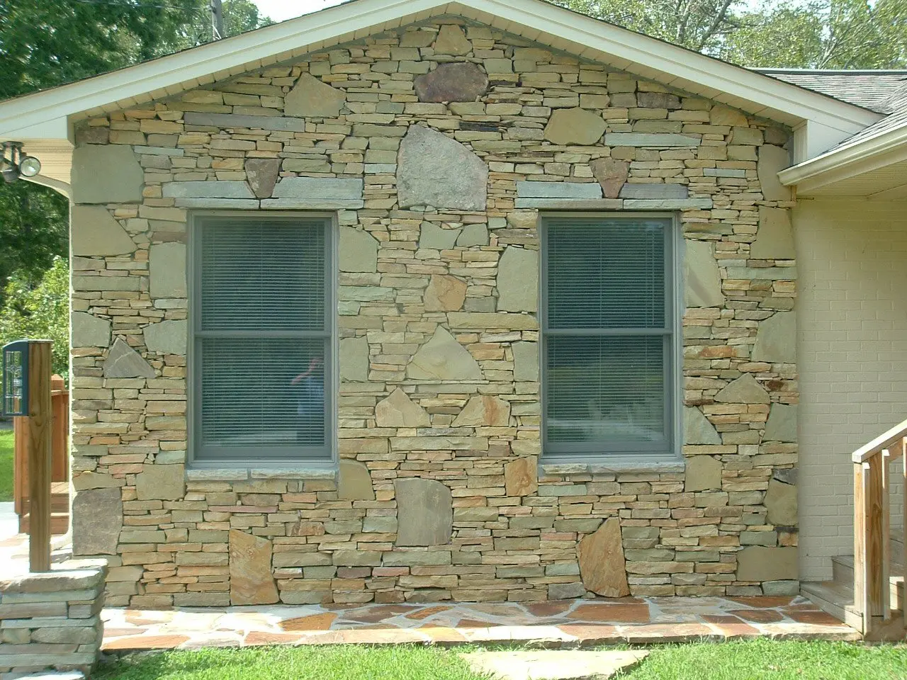 Tennessee Fieldstone Quarry stack and flagstone jumpers