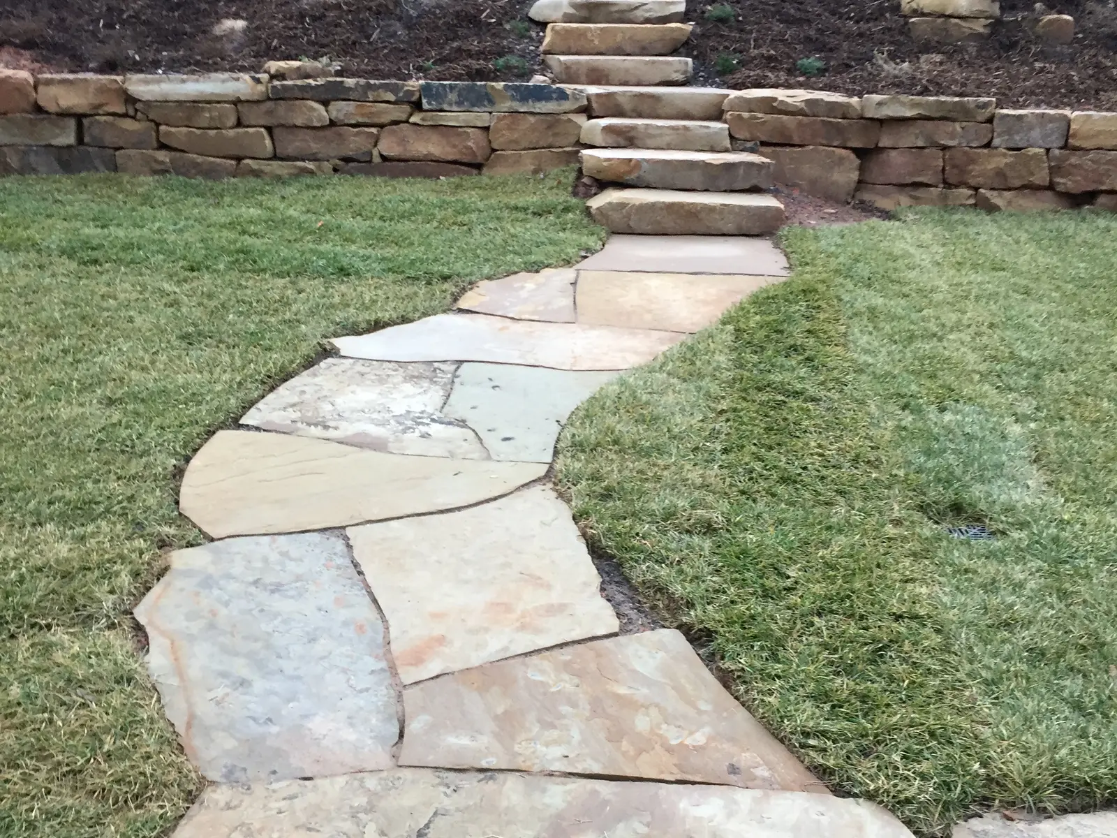 Garden path built with Chestnut Cream flagstone