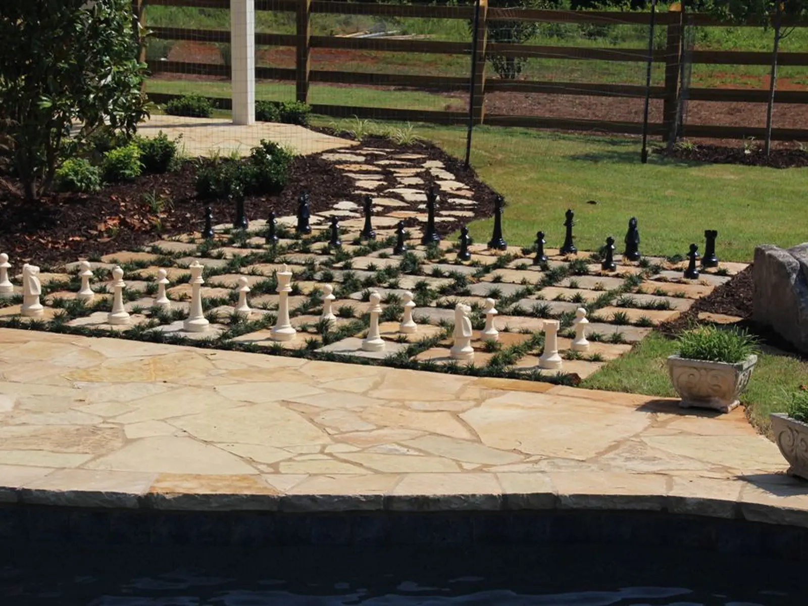 Chestnut Cream flagstone patio installation