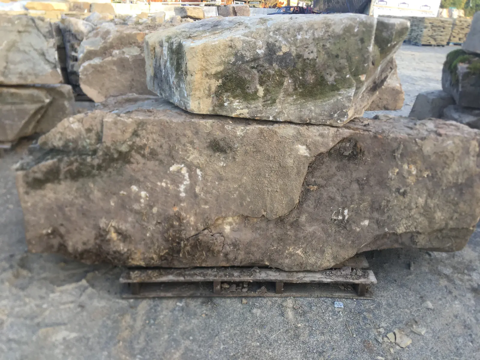 Tennessee Fieldstone boulders